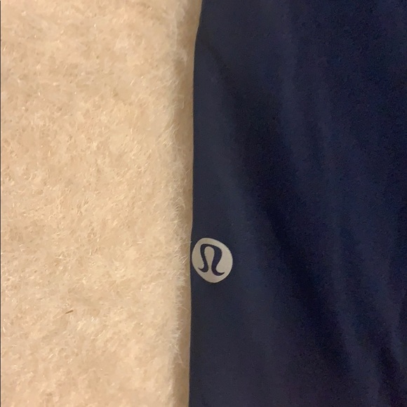 Lululemon cropped leggings - Picture 3 of 3